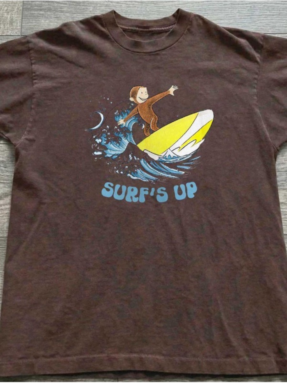 Gildan Dark Chocolate T-shirt with Yellow Surfboard Graphic